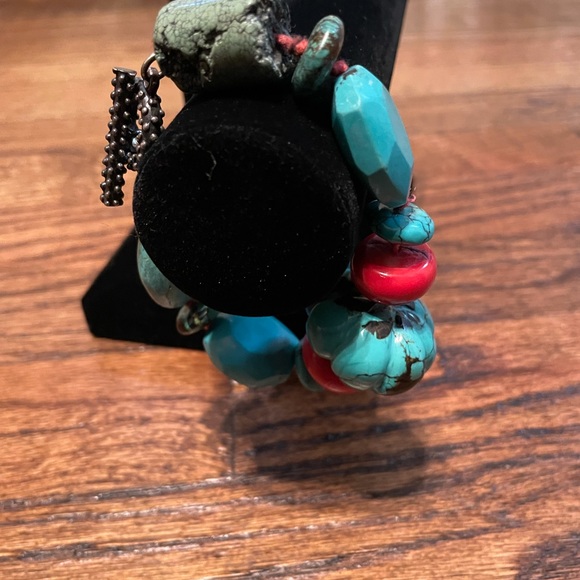 Turquoise and coral bracelet - Picture 2 of 7